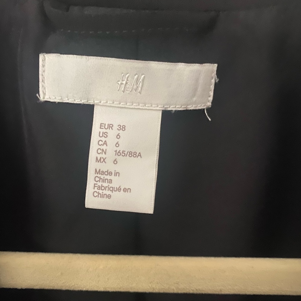 H&M black blazer size 6 - Picture 3 of 6